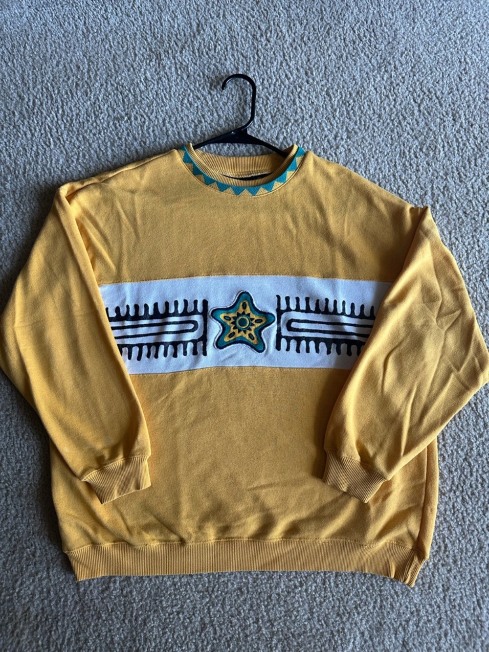Vintage 90s Men's Graphic Crewneck Sweater